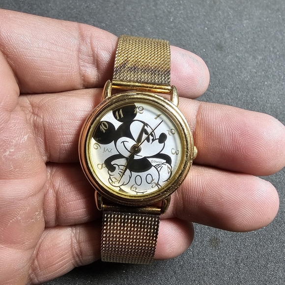 Jaz Disney Mickey Mouse Quartz Gold Tone Watch Working Mesh Straps (V821-0630) s - Picture 1 of 11